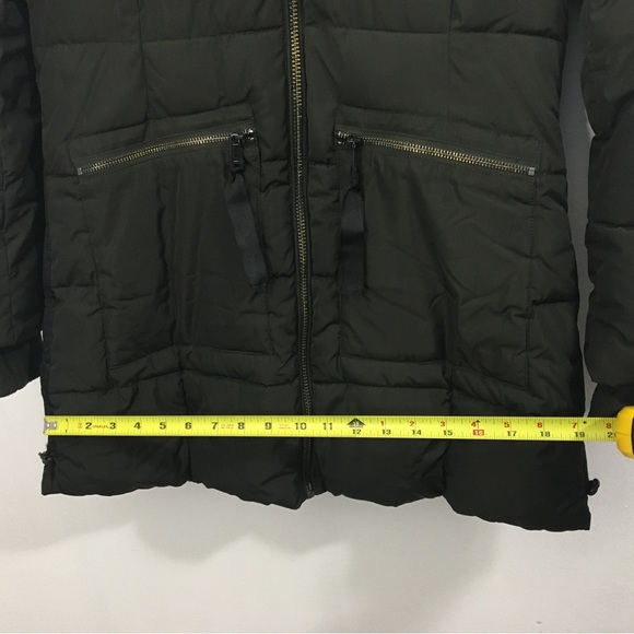 Guess women’s olive green hooded coat. Size medium. - Picture 9 of 16